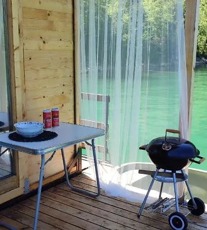 Splav Wake At The Apartman *