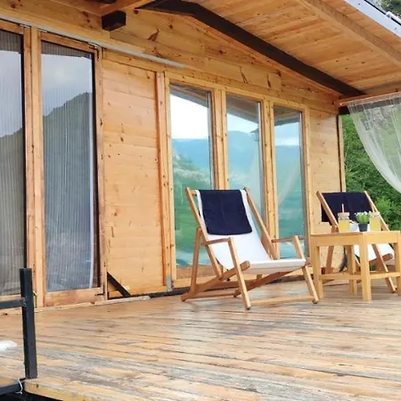 Apartman Splav Wake At The