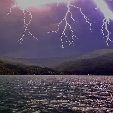 Splav Wake At The