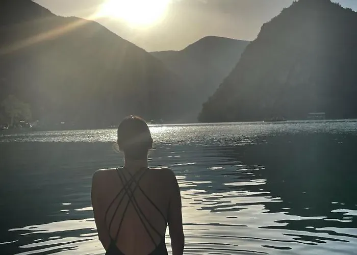 아파트 Splav Wake At The *