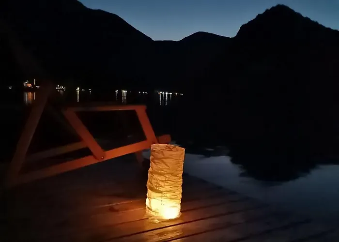 아파트 Splav Wake At The *